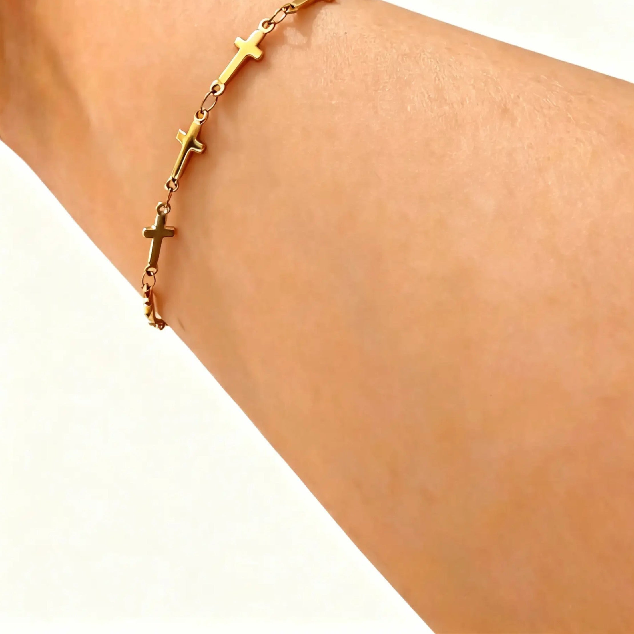 18K Gold PVD Stainless Steel Cross Chain Bracelet