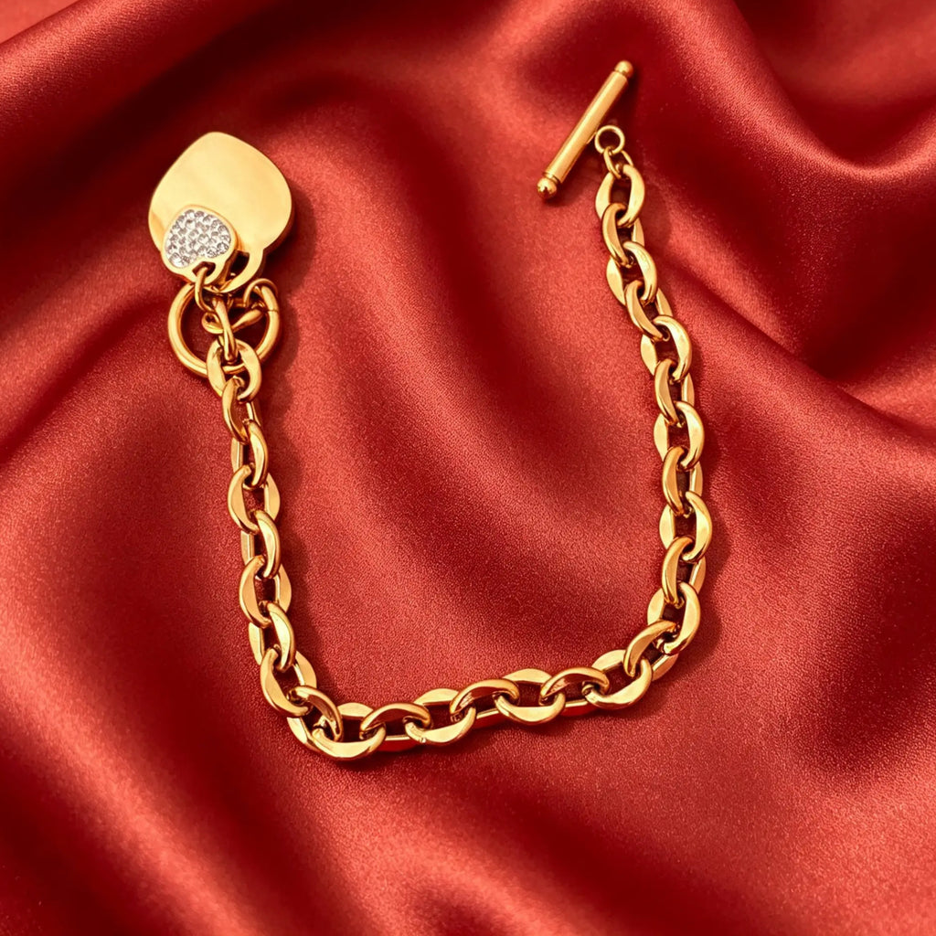 Bracelet chaîne avec breloque cœur plaqué or 18 carats